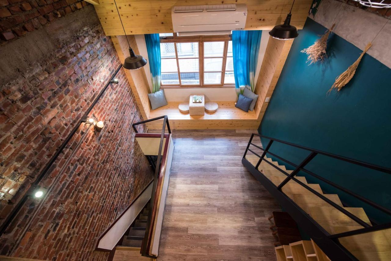 Small Bridge Good Home Tainan Exterior foto